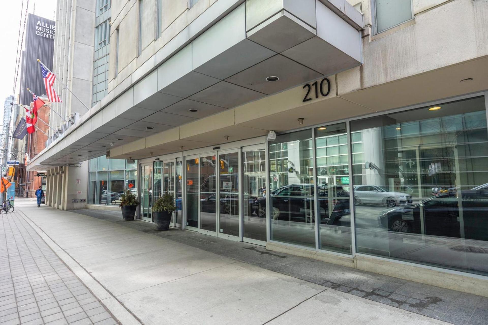 Modern 2-Bedroom Condo W Floor To Ceiling Windows トロント エクステリア 写真