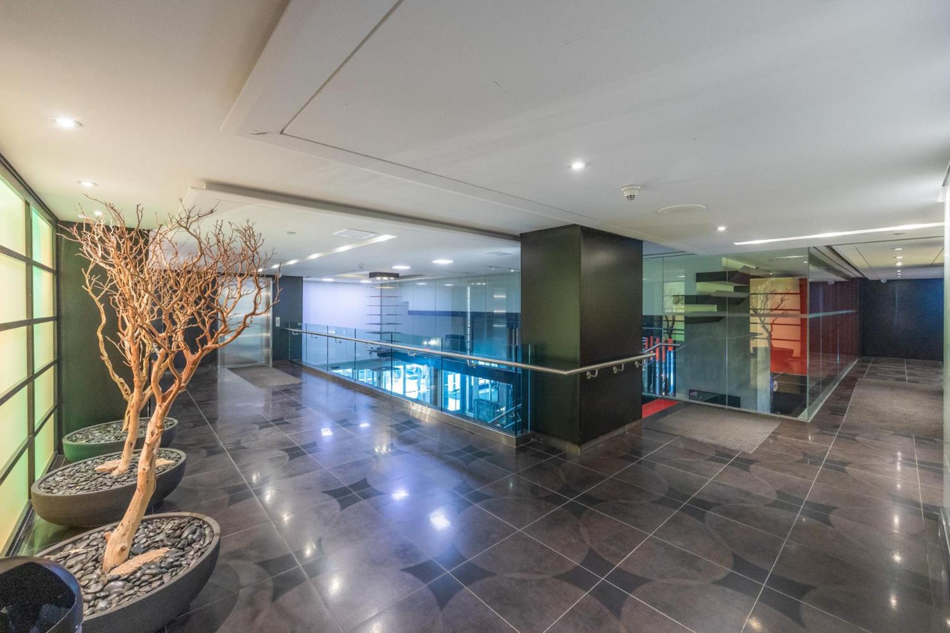 Modern 2-Bedroom Condo W Floor To Ceiling Windows トロント エクステリア 写真
