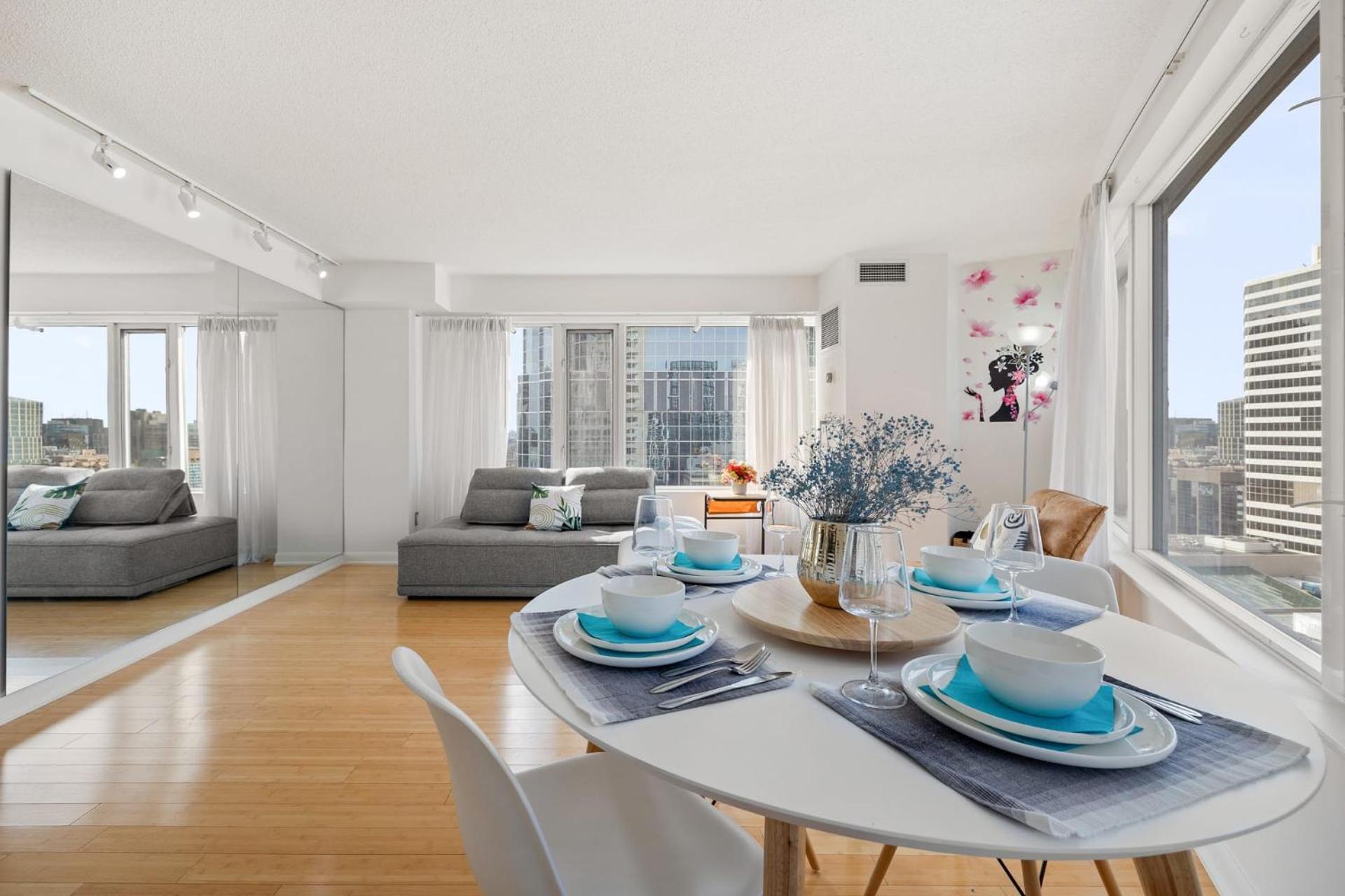 Modern 2-Bedroom Condo W Floor To Ceiling Windows トロント エクステリア 写真