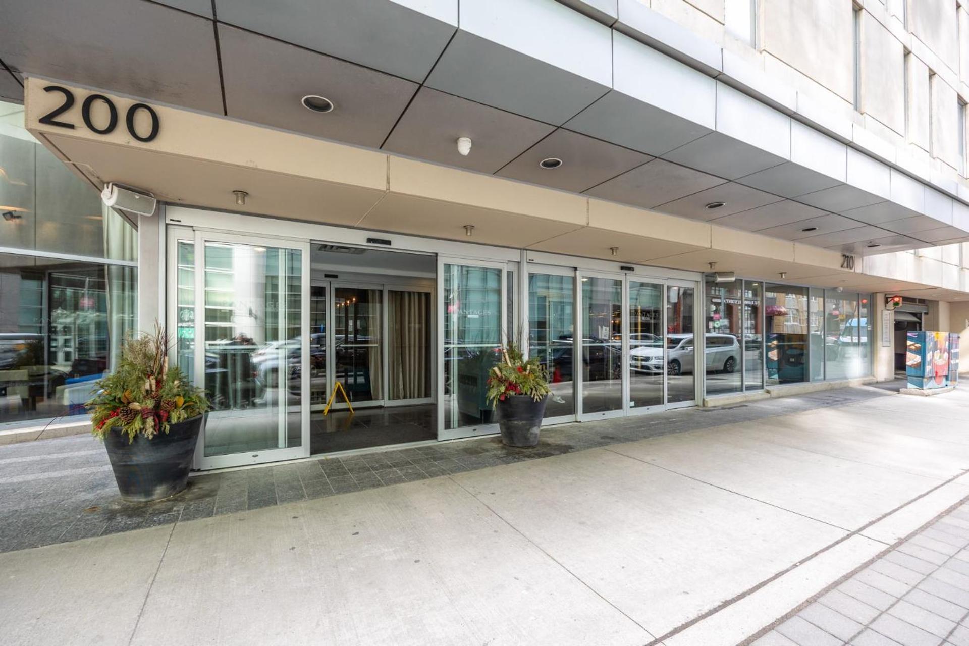 Modern 2-Bedroom Condo W Floor To Ceiling Windows トロント エクステリア 写真