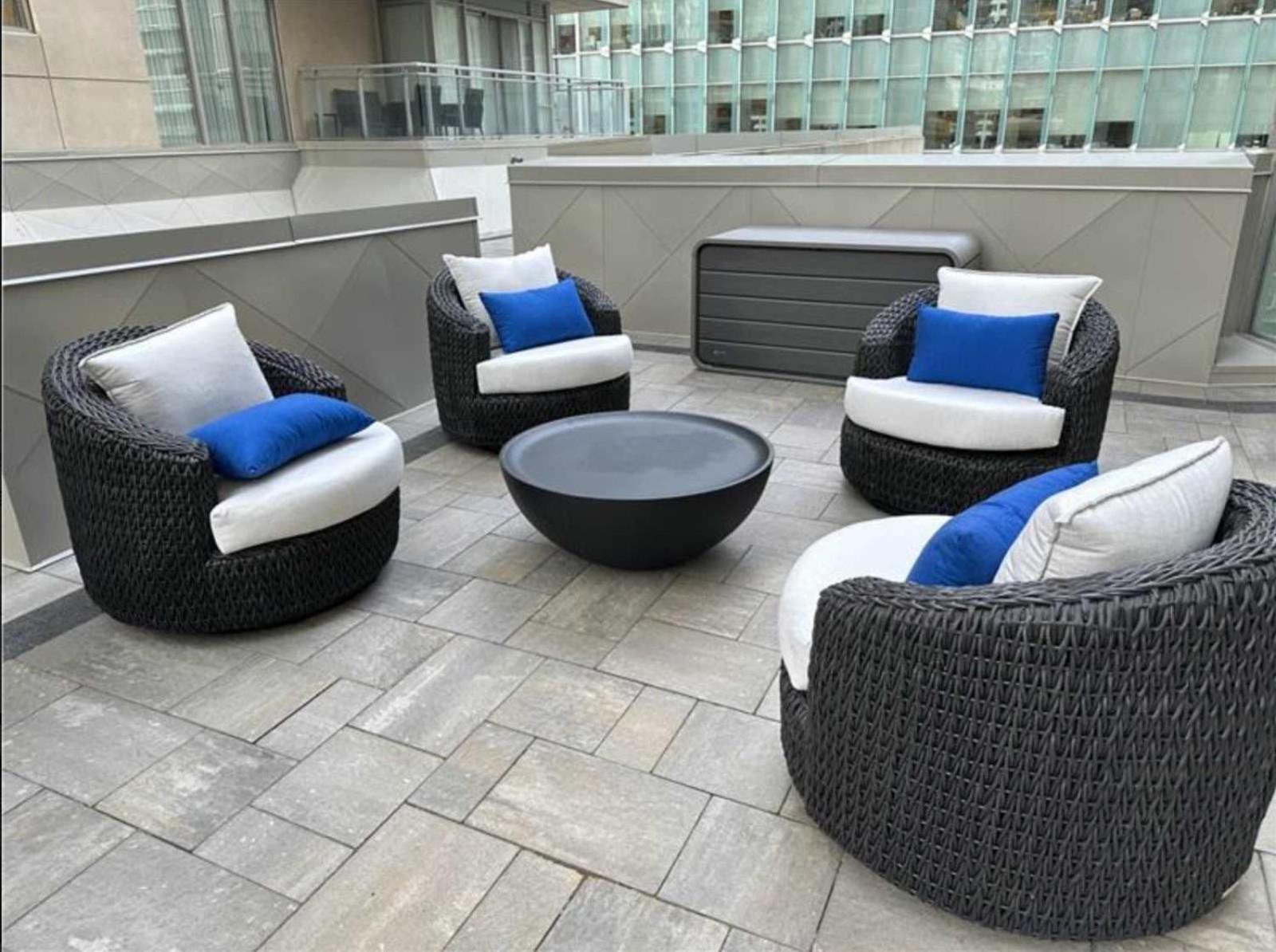 Modern 2-Bedroom Condo W Floor To Ceiling Windows トロント エクステリア 写真